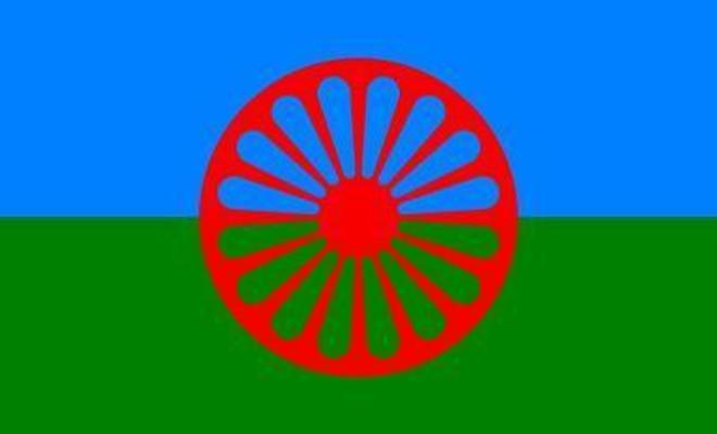 Large_romska_zastava_manja